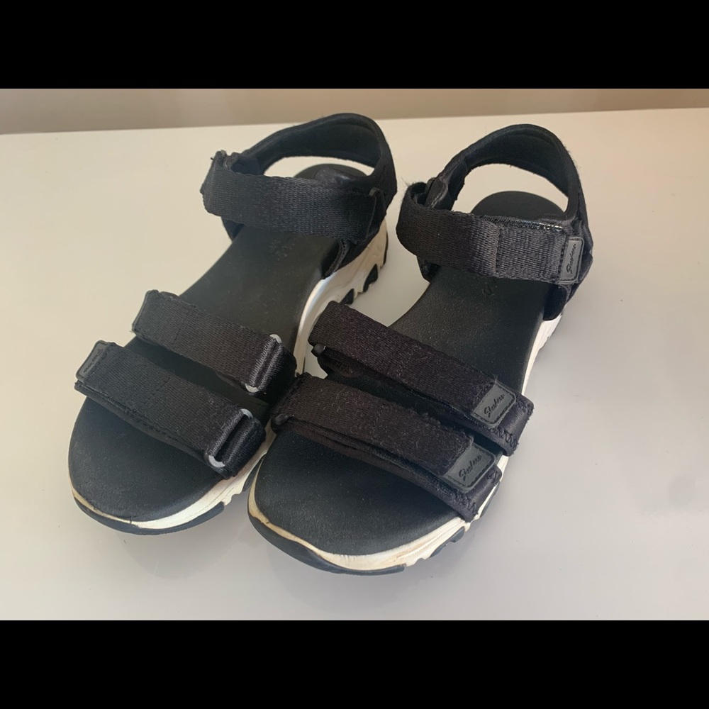 Skechers sandals size 7